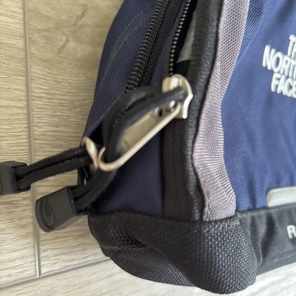 The North Face Roo Fanny Pack Waist Bag Crossbody Sling Pouch Blue Zip Y2K 90s